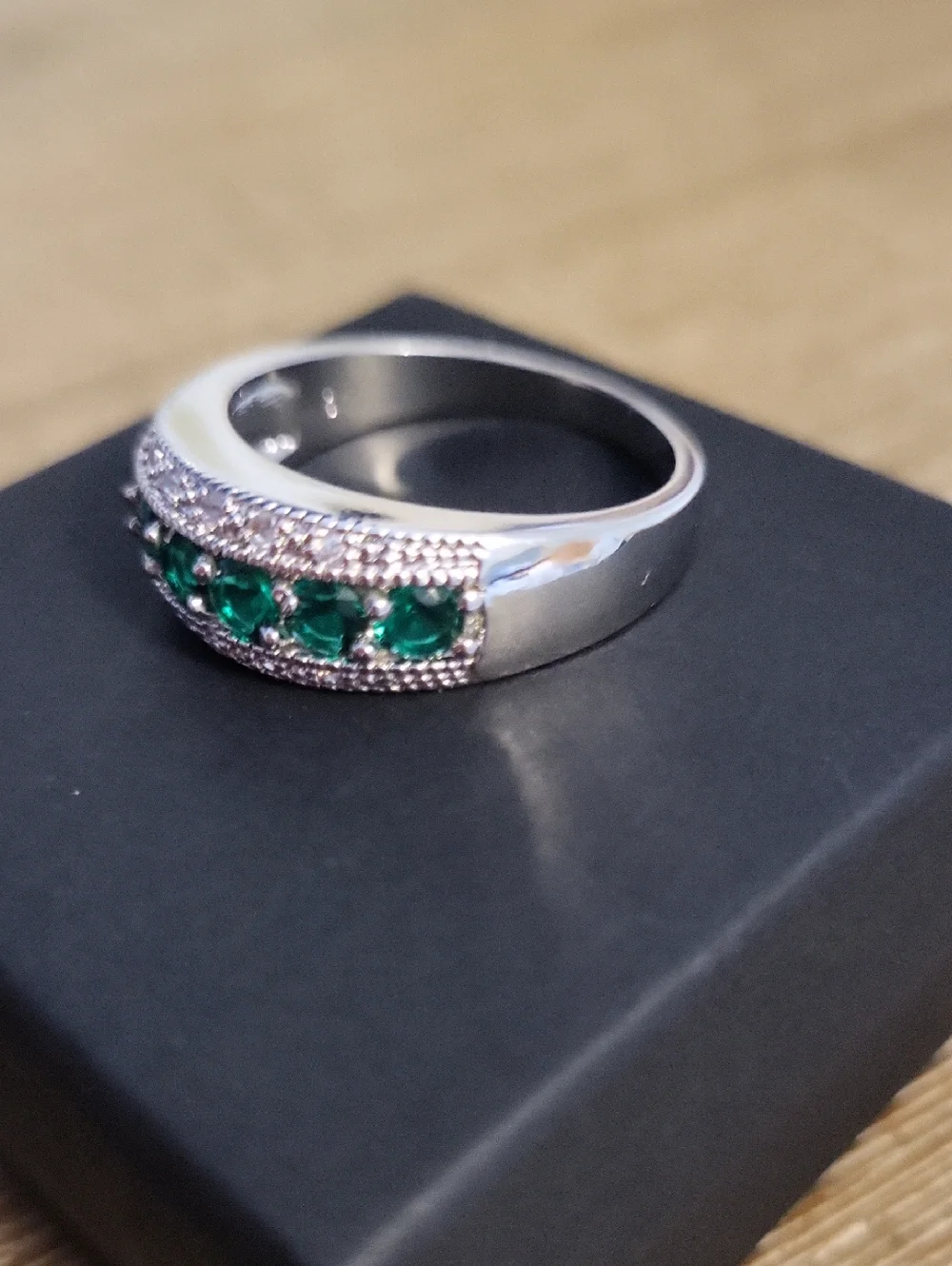 NWOT Sterling Silver CZ Emerald Stones Band Ring